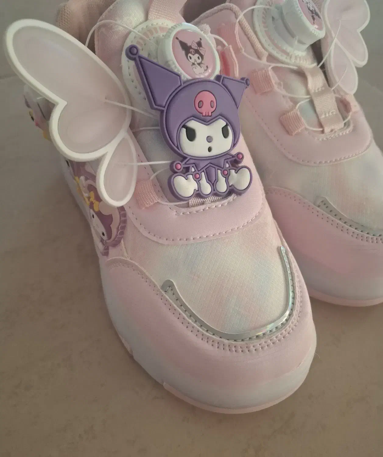 کتانی اسکیتی|کیف، کفش، کمربند|پرند, فاز ۲|دیوار