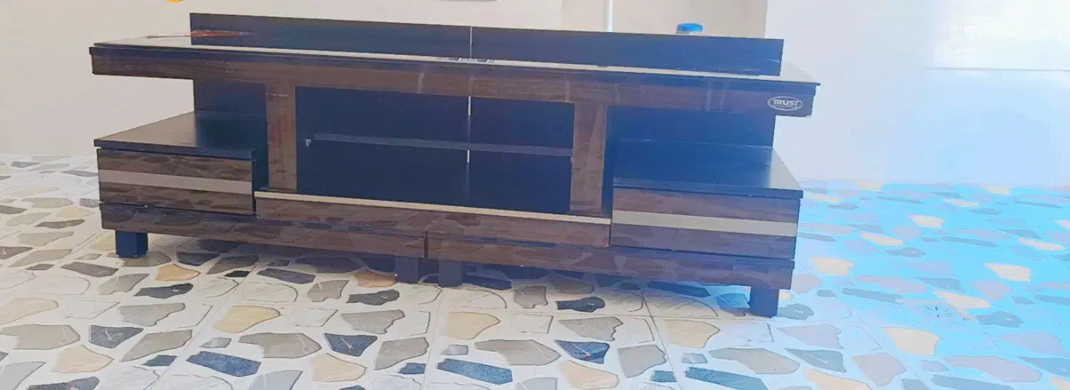 میز تلویزیون.فریزر.یخچال.|میز تلویزیون|فسا, |دیوار