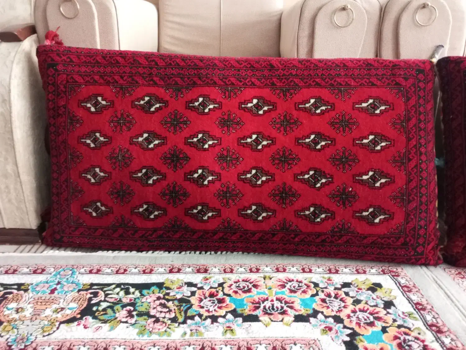 دستباف|پشتی|تربتحیدریه, حسنی بالا|دیوار