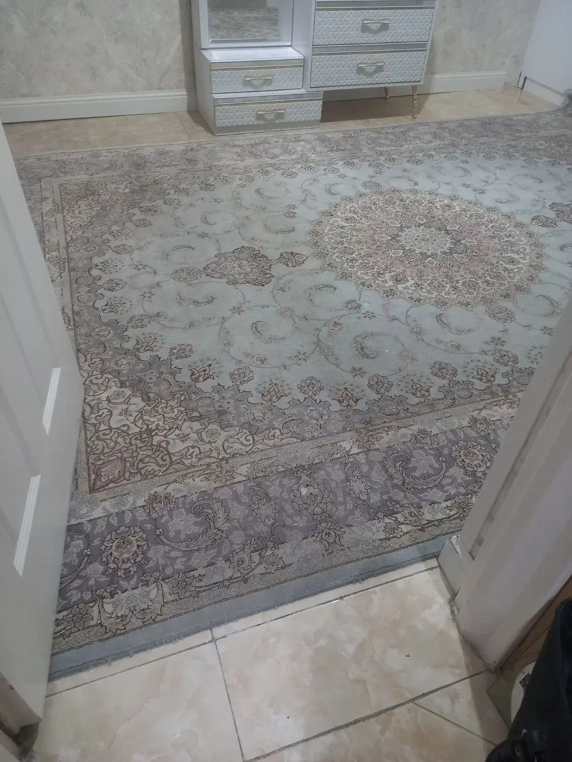 یک جفت فرش ۹ متری|فرش|ری, شهادت|دیوار