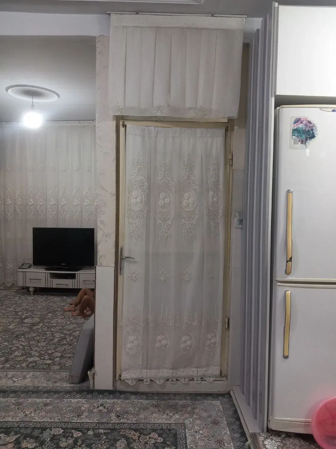 پرده نو تمیز|پرده، رانر، رومیزی|بهارستان, |دیوار