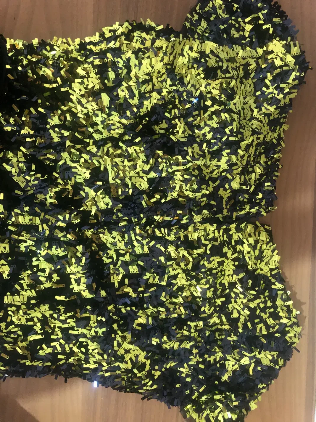 لباس مجلسی|لباس|فردیس, نگارستان|دیوار