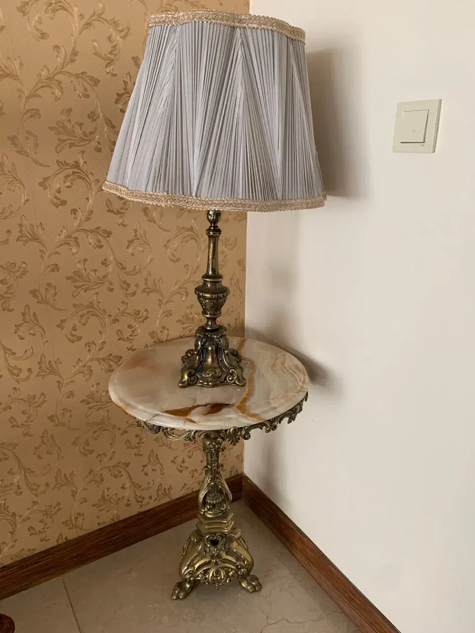 آباژور برنز ومیز برنز خیلی سنگین|چراغ خواب و آباژور|تهران, سعادت‌آباد|دیوار
