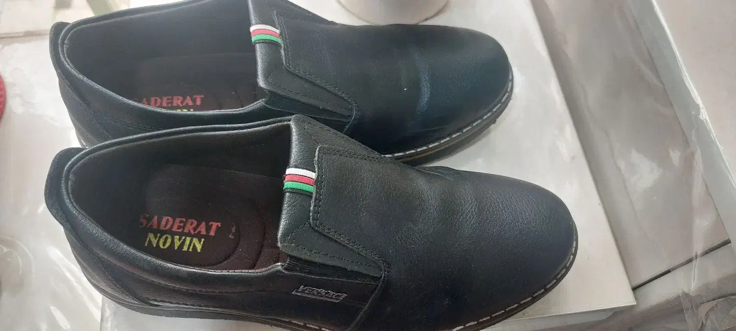 کفش درحدنو|کیف، کفش، کمربند|قم, هفت تیر|دیوار