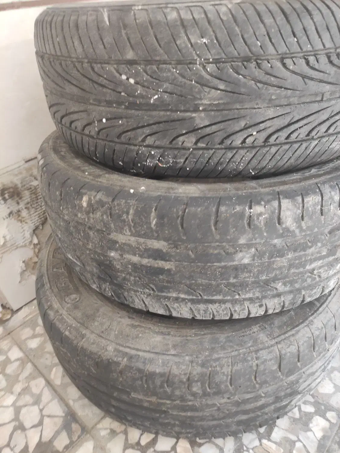 لاستیک ۲۰۵ پژو و سمندی|قطعات یدکی و لوازم جانبی|بابلسر, |دیوار