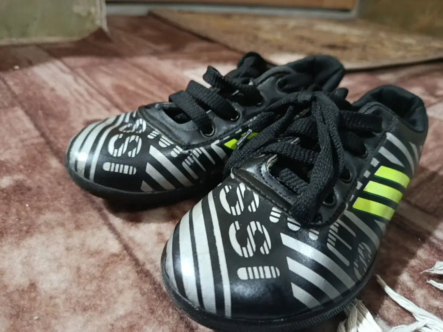 کفش ورزشی آدیداس سایز ۳۲|تجهیزات ورزشی|یاسوج, |دیوار