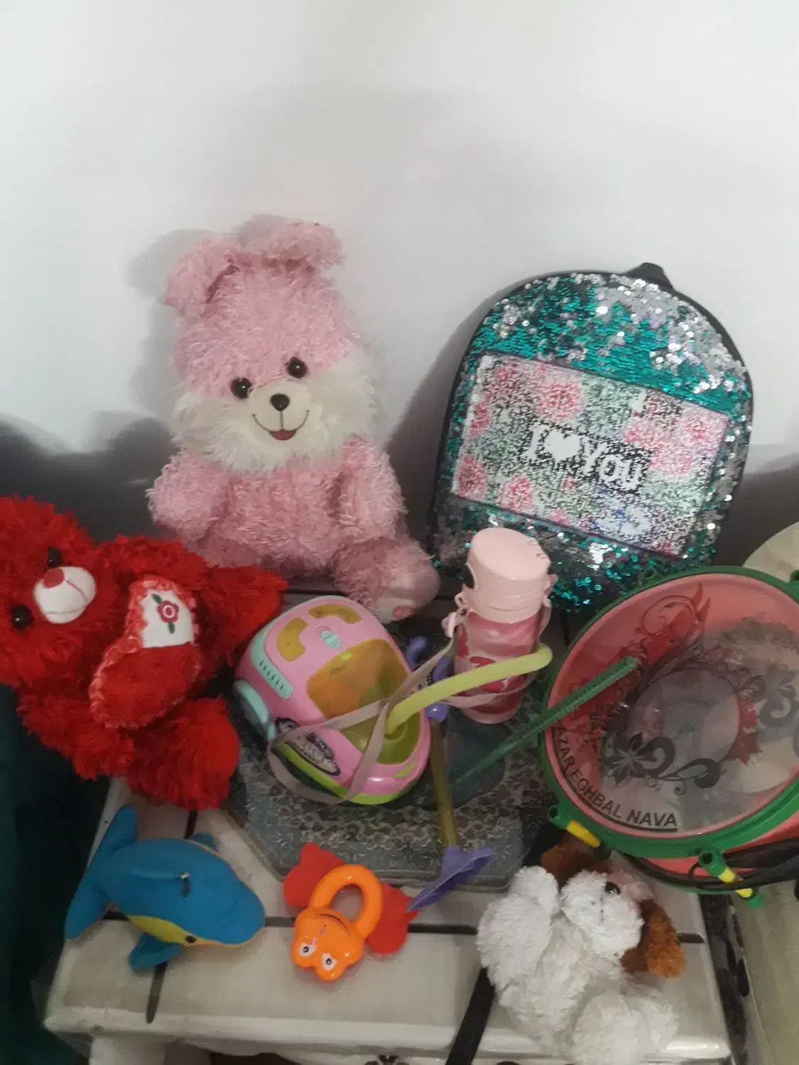 اسباب بازی ومیزبچگانه|اسباب‌‌بازی|خوی, |دیوار