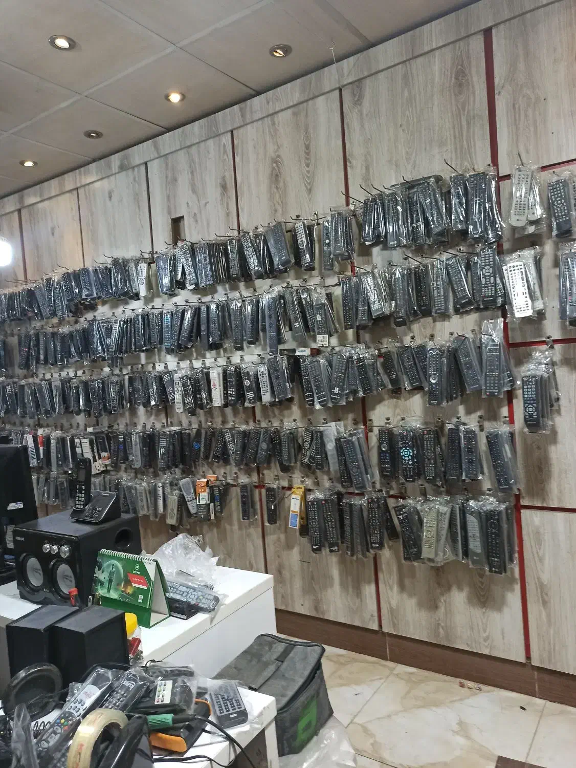 کنترل فروشی محسنی|تلویزیون و پروژکتور|بهارستان, |دیوار