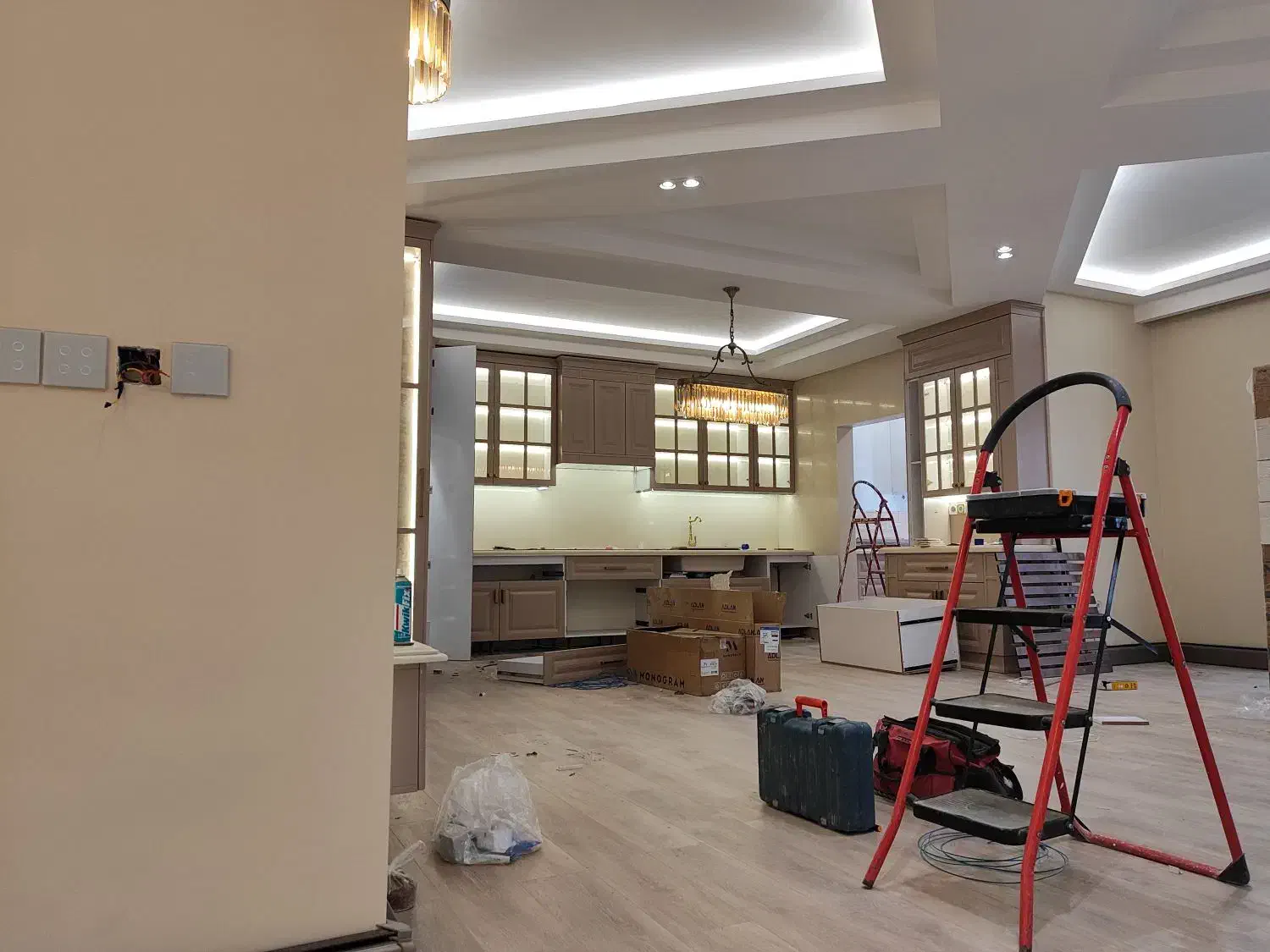 برقکار برق کار رفع اتصالی شبانه روزی کل تهران|خدمات پیشه و مهارت|تهران, چهارصد دستگاه|دیوار