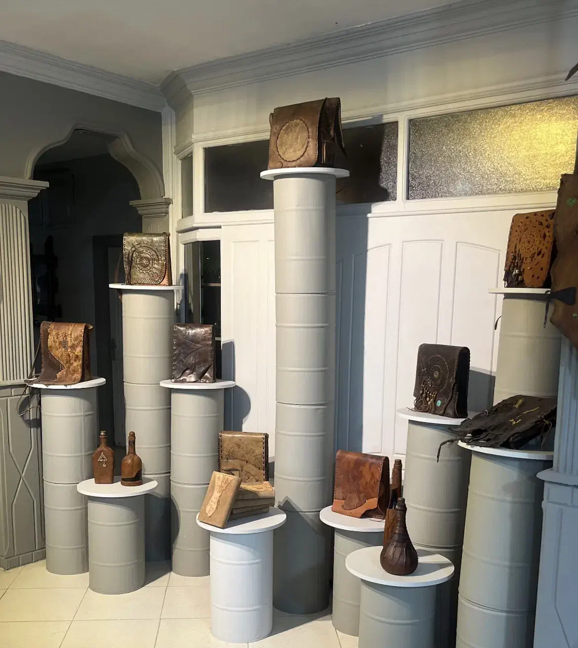 دستیار خانم در کارگاه چرم ۵ ساعت در روز|استخدام هنری و رسانه|مشهد, فردوسی|دیوار