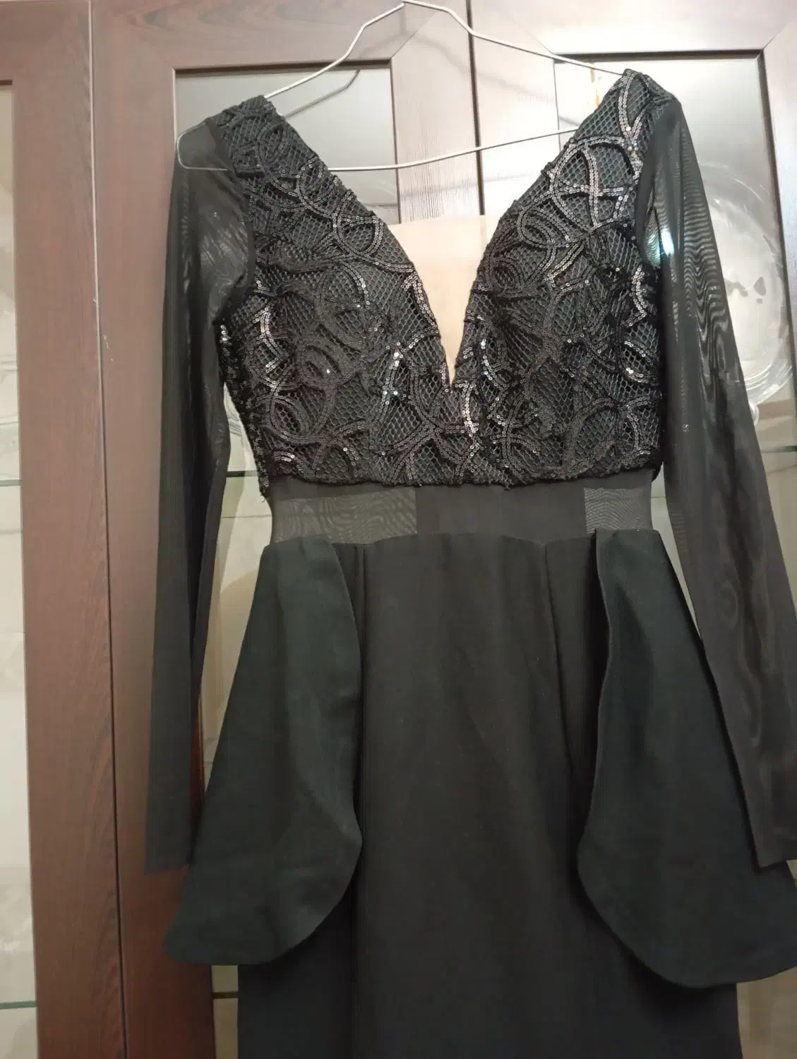 لباس مجلسی|لباس|تبریز, |دیوار