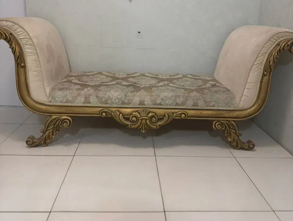 آینه قدی،کمد،صندلی پدیکور،تخت اپیلاسیون،پارتیشن|آرایشگاه و سالن‌های زیبایی|اصفهان, حسین‌آباد|دیوار