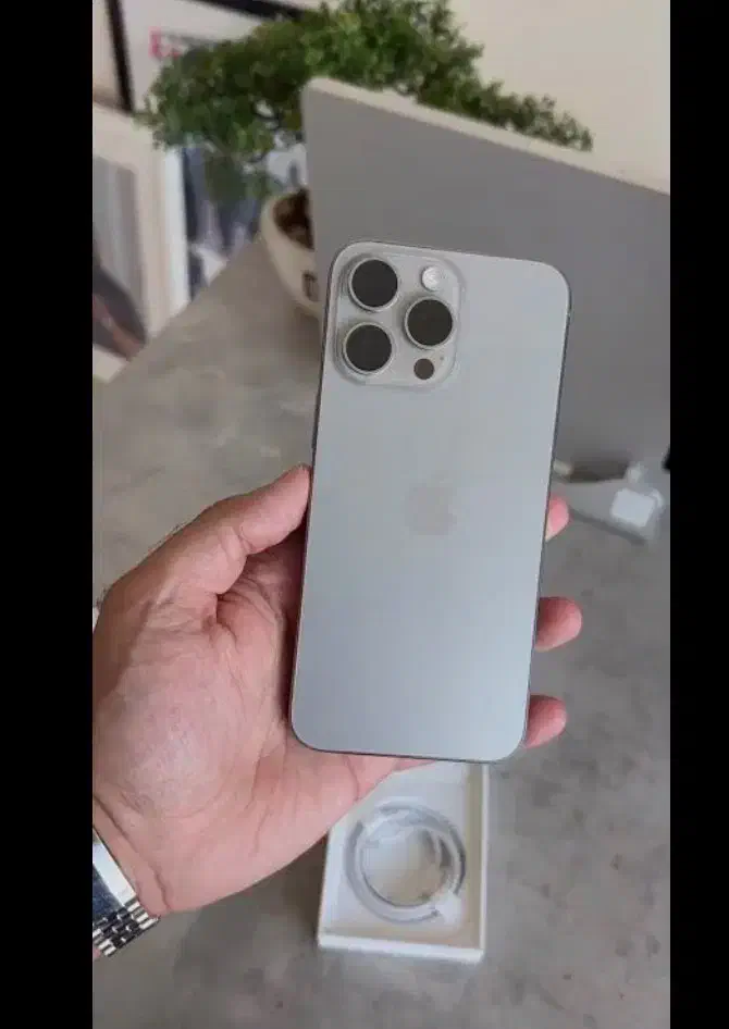 ایفون ۱۵ پرو|موبایل|شیراز, قدوسی غربی|دیوار