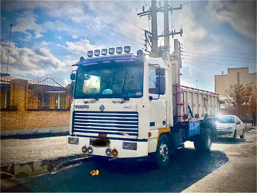 بادیسان بی ۸ ۸۳|خودرو سنگین|میانه, |دیوار