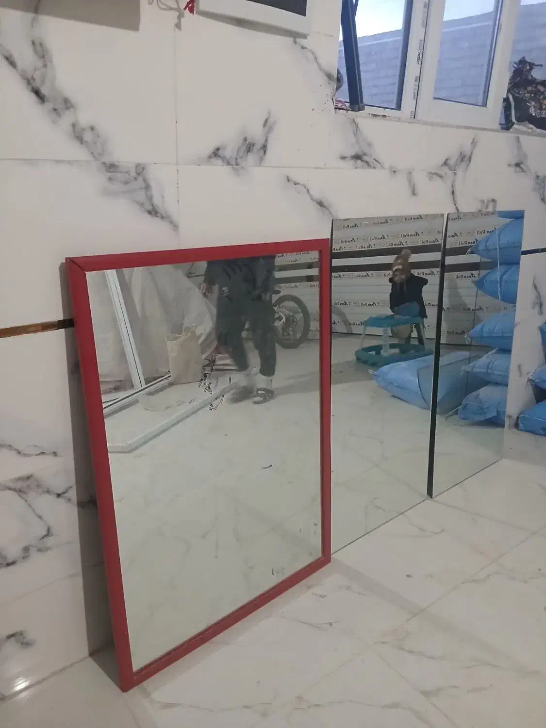 آینه|آینه|اهر, |دیوار