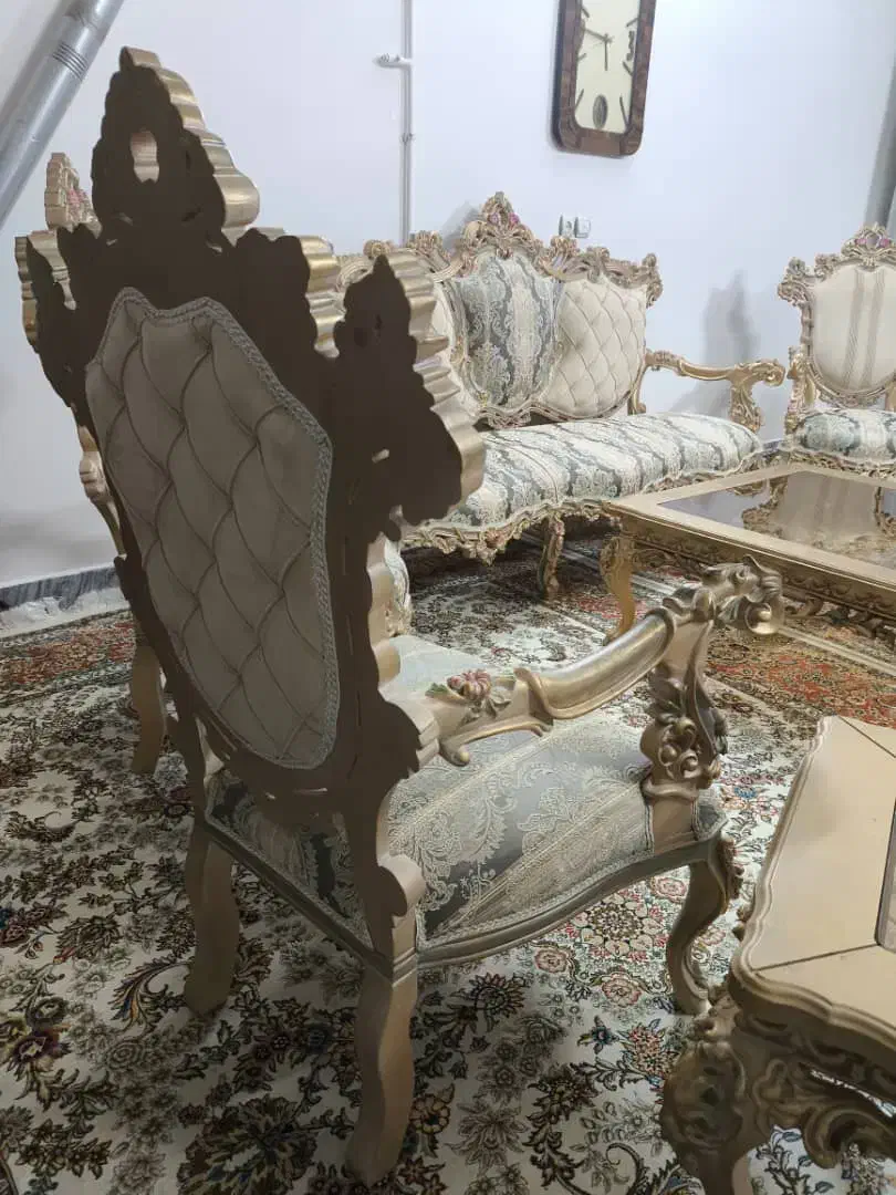 مبل سلطنتی ۷نفره کامل چوب|مبلمان خانگی و میز عسلی|اصفهان, شفق|دیوار