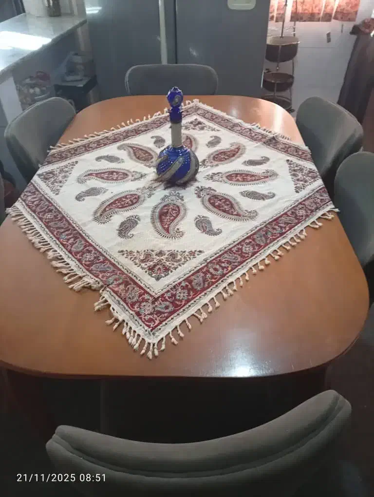 ناهار خوری خیلی تمیز و شیک|میز و صندلی غذاخوری|فولادشهر, C5|دیوار