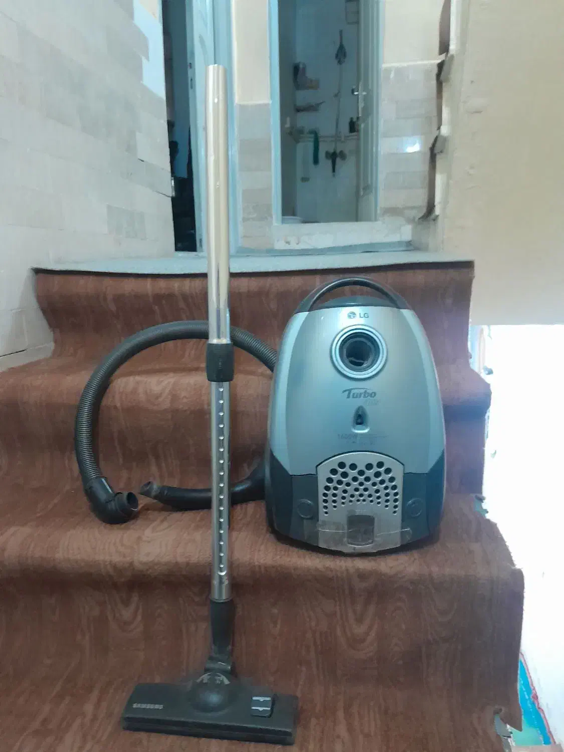 جارو برقی و تخته زیر تخت خواب دونفره|جاروبرقی، جارو شارژی، بخارشو|بهارستان, |دیوار