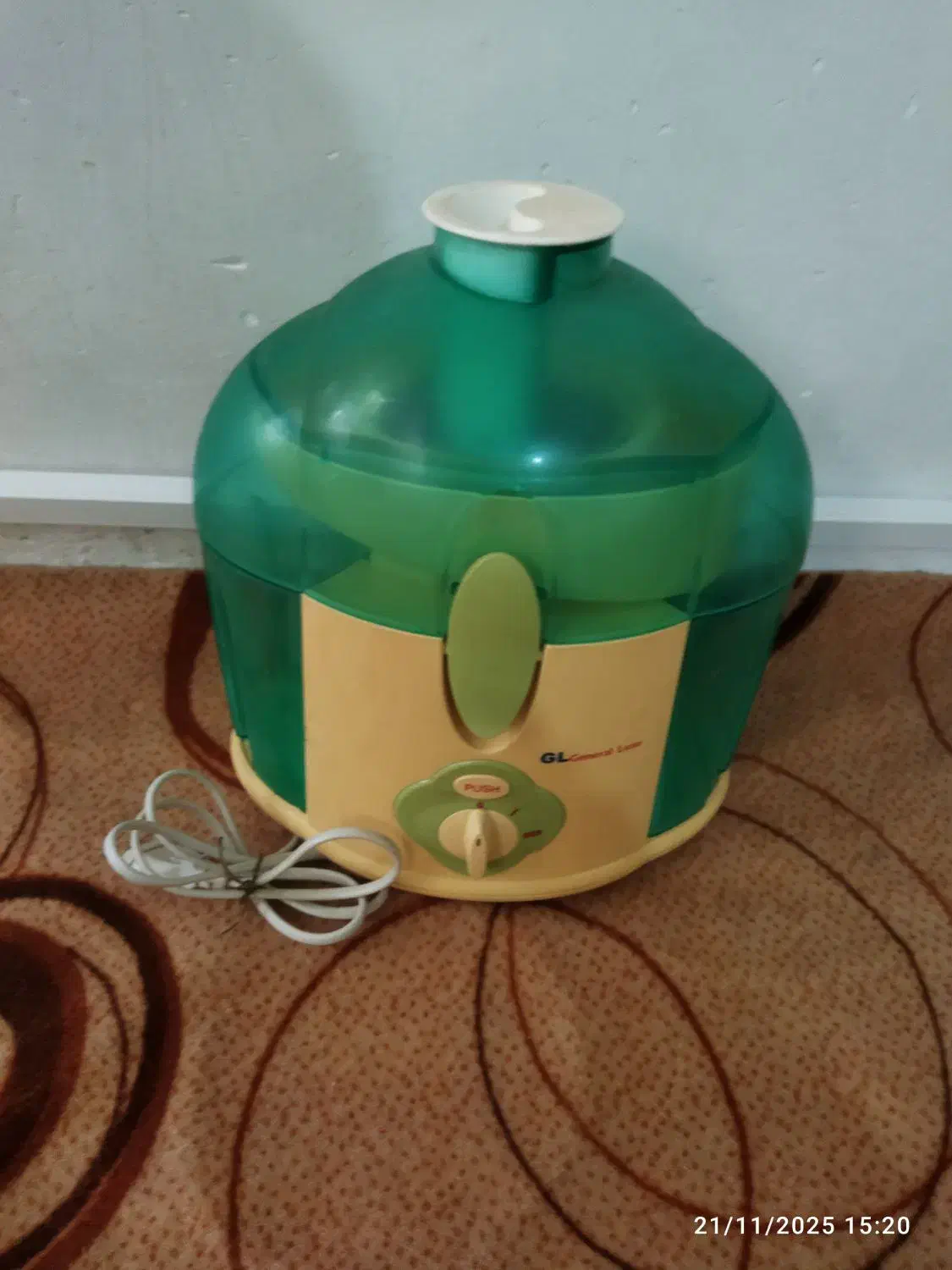 یه عدد میوه فشار|آبمیوه‌گیر و آب‌مرکبات‌گیر|تبریز, |دیوار