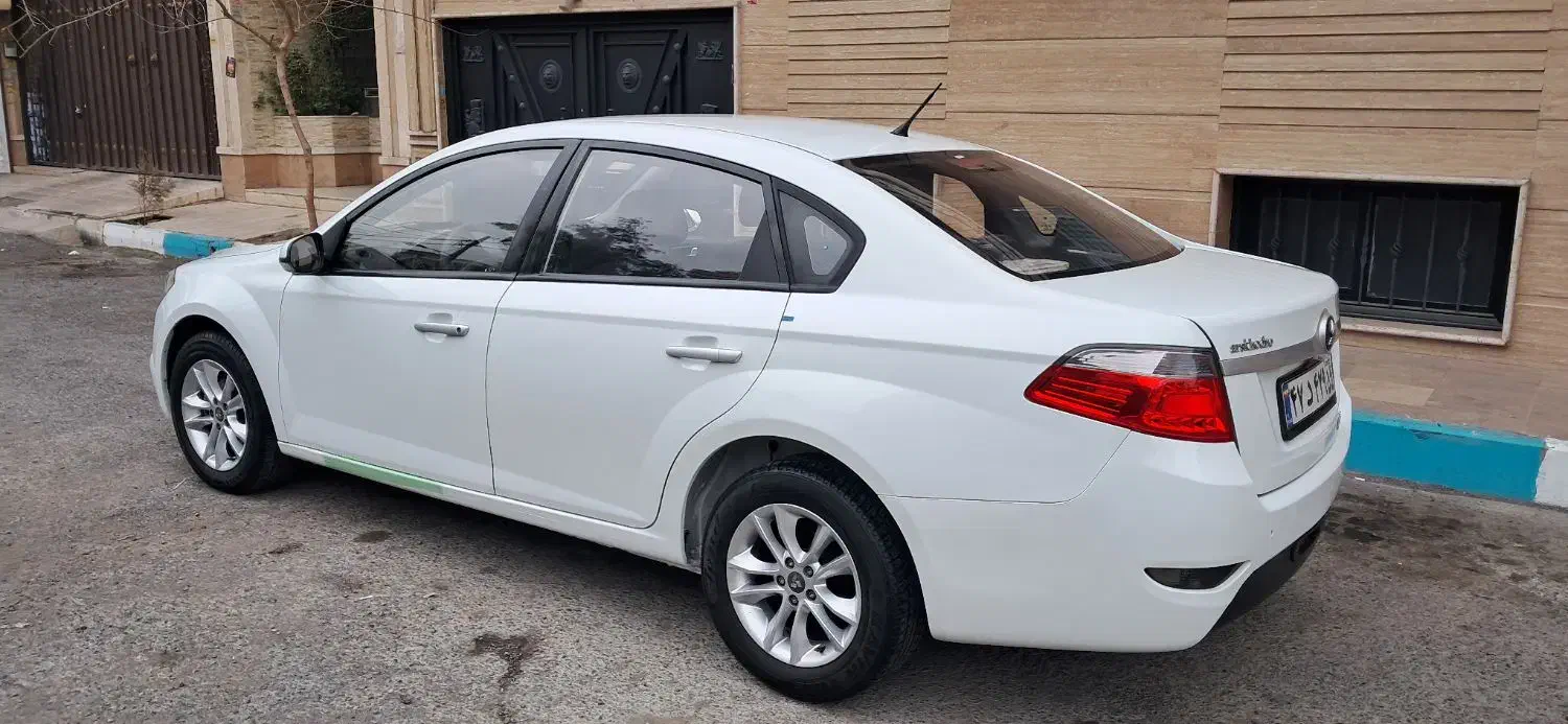 برلیانس H330 مدل آخر۱۳۹۶ بیرنگ و کم کارکرد درحدصفر|خودرو سواری و وانت|تهران, گلستان (شهرک راه آهن)|دیوار