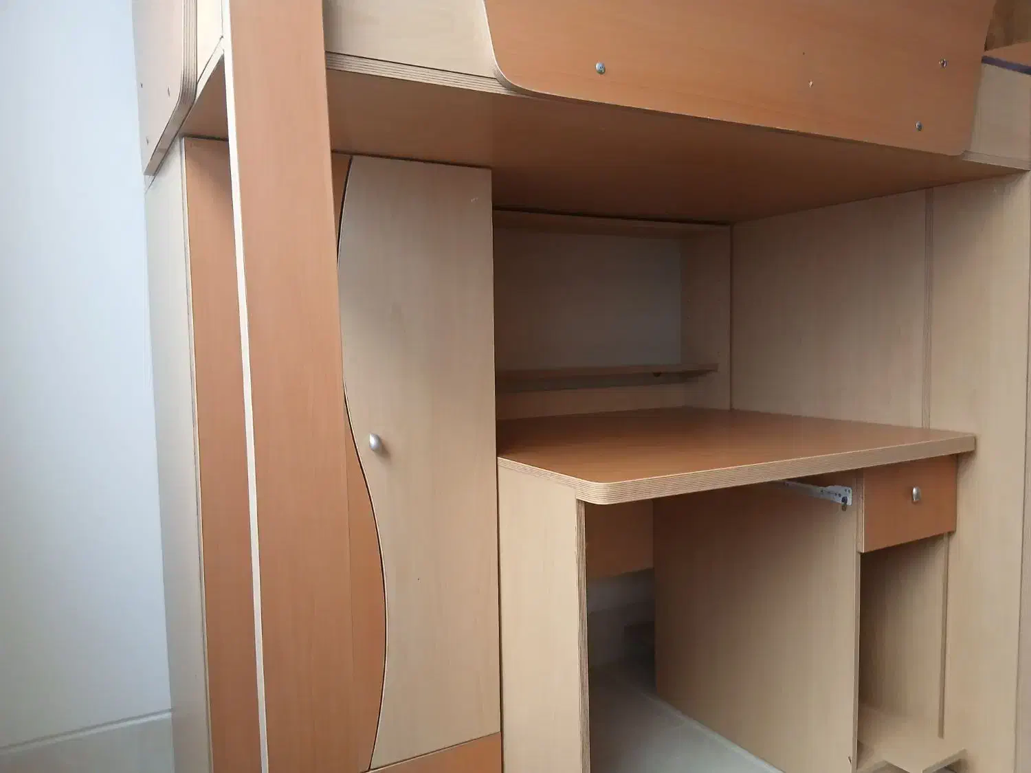 تخت نوجوان همراه کتابخانه|تخت و صندلی بچه|اصفهان, شهرک کاوه|دیوار