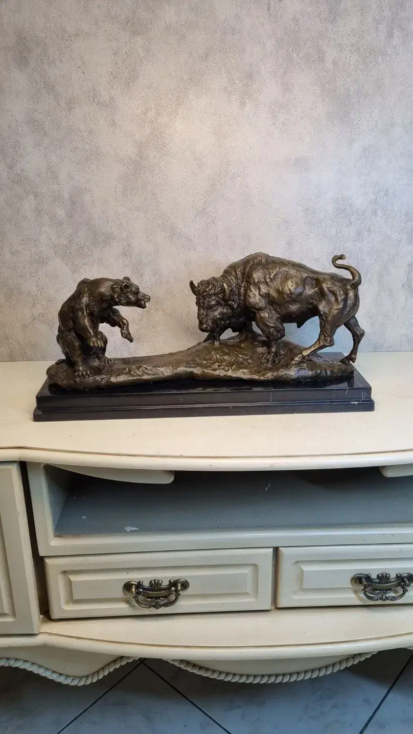 مجسمه برنزی نبرد خرس وگاو|مجسمه، تندیس، ماکت|تهران, فردوسی|دیوار