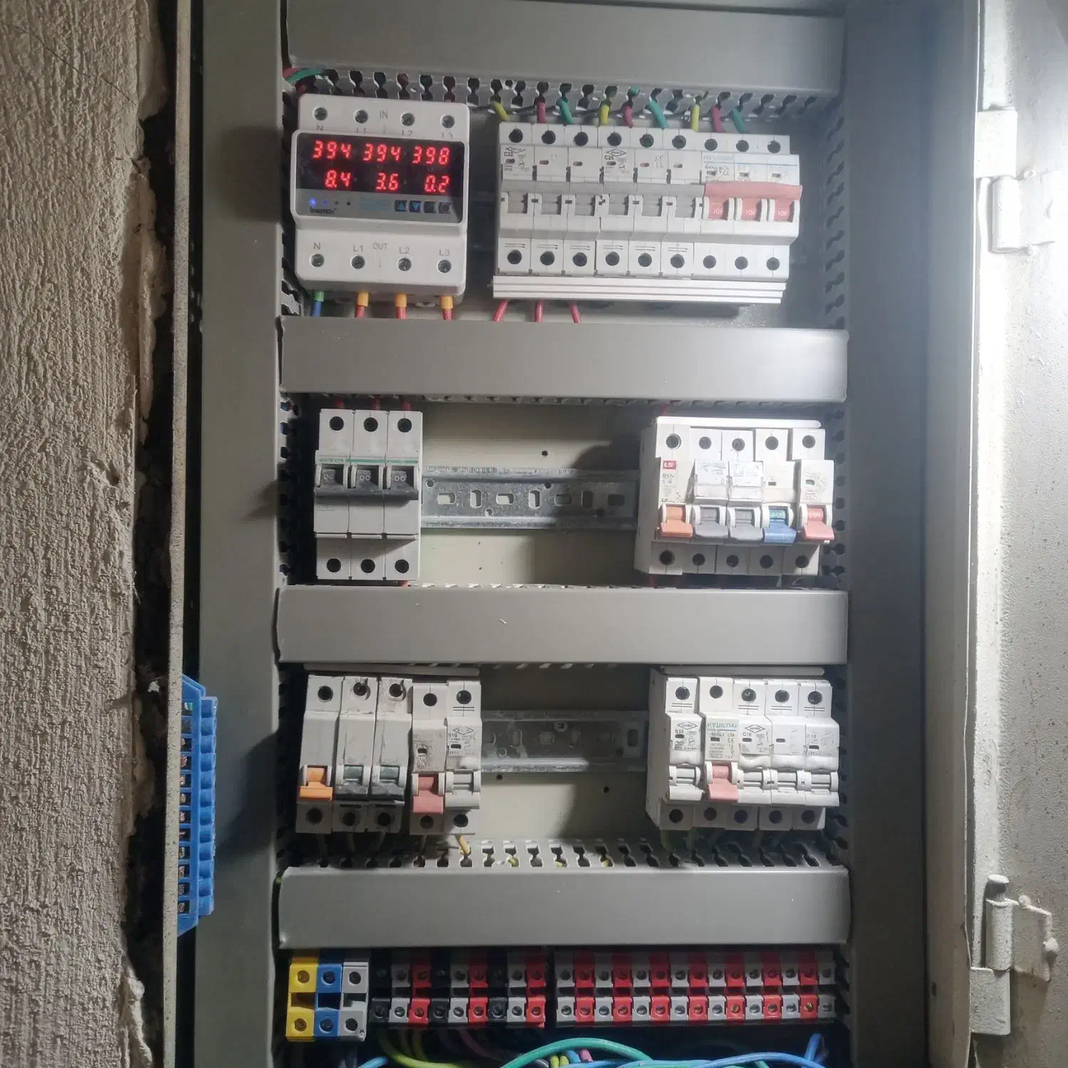 تاسیسات برقی ، دوربین و دزدگیر ساختمان در مشهد|خدمات پیشه و مهارت|مشهد, هفت تیر (آب و برق)|دیوار