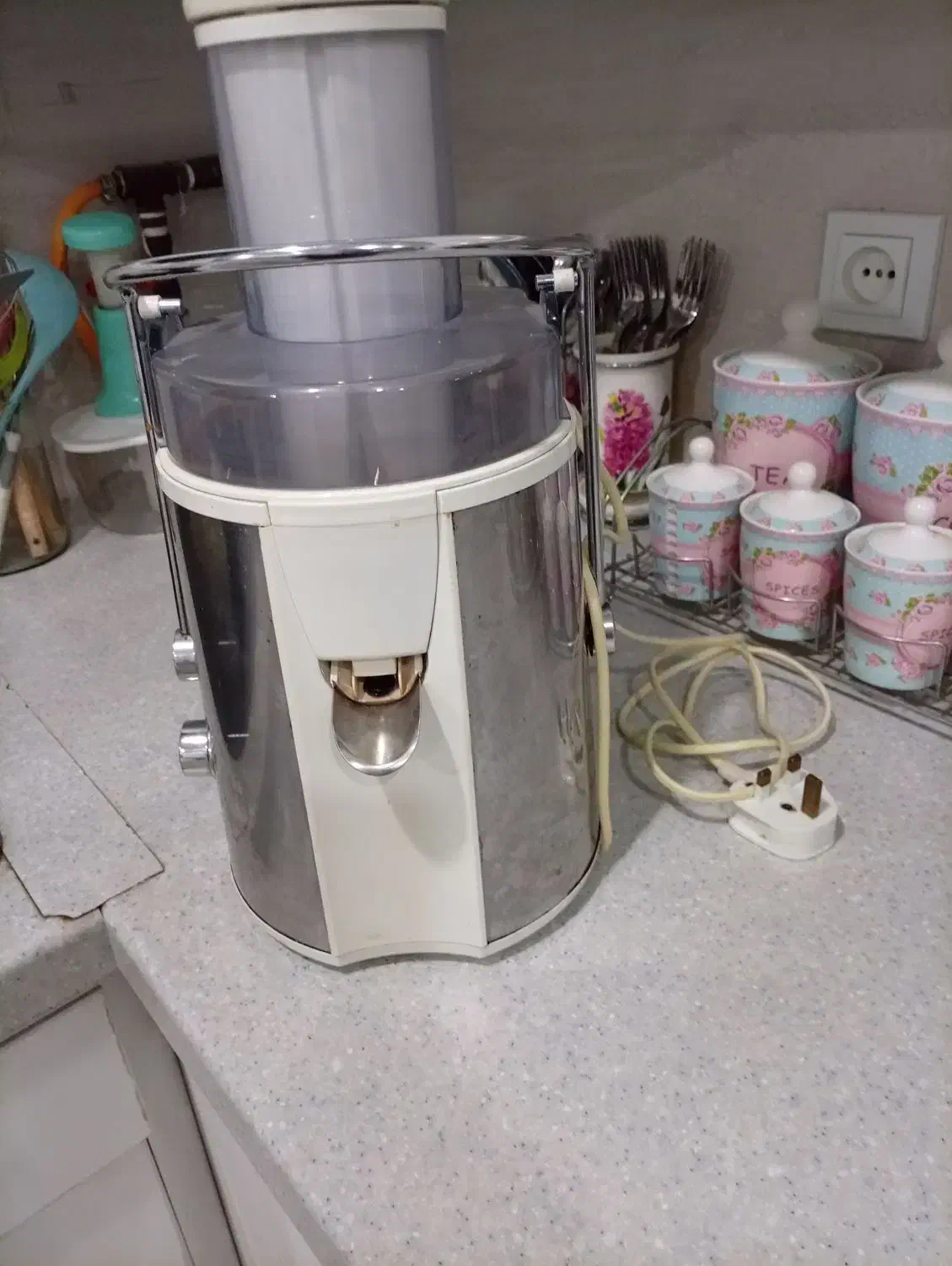 آب میوه گیری سالم تمیز درحدنومارک کنودهستش|آبمیوهگیر و آبمرکباتگیر|امیدیه, |دیوار