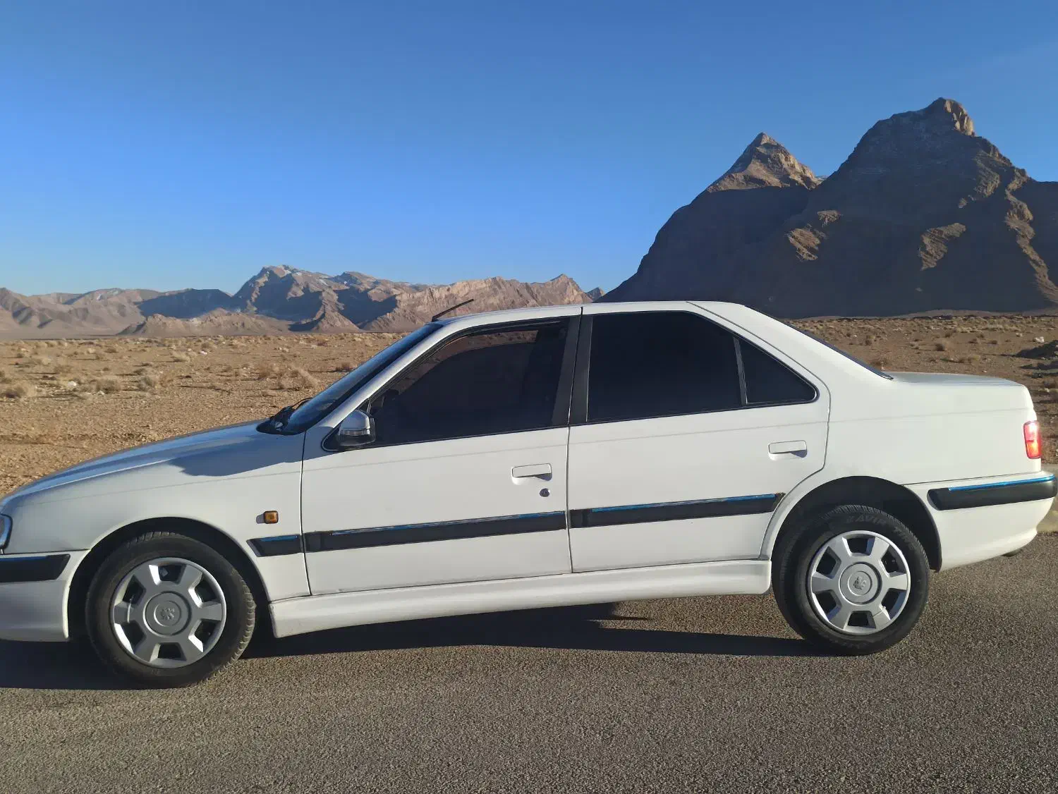 پارس 1401 دریچه سیم|خودرو سواری و وانت|شیراز, بعثت|دیوار