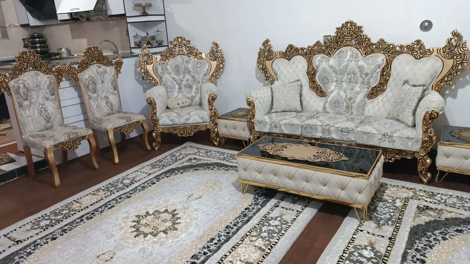 مبل در حد نو|مبلمان خانگی و میز عسلی|سلماس, |دیوار