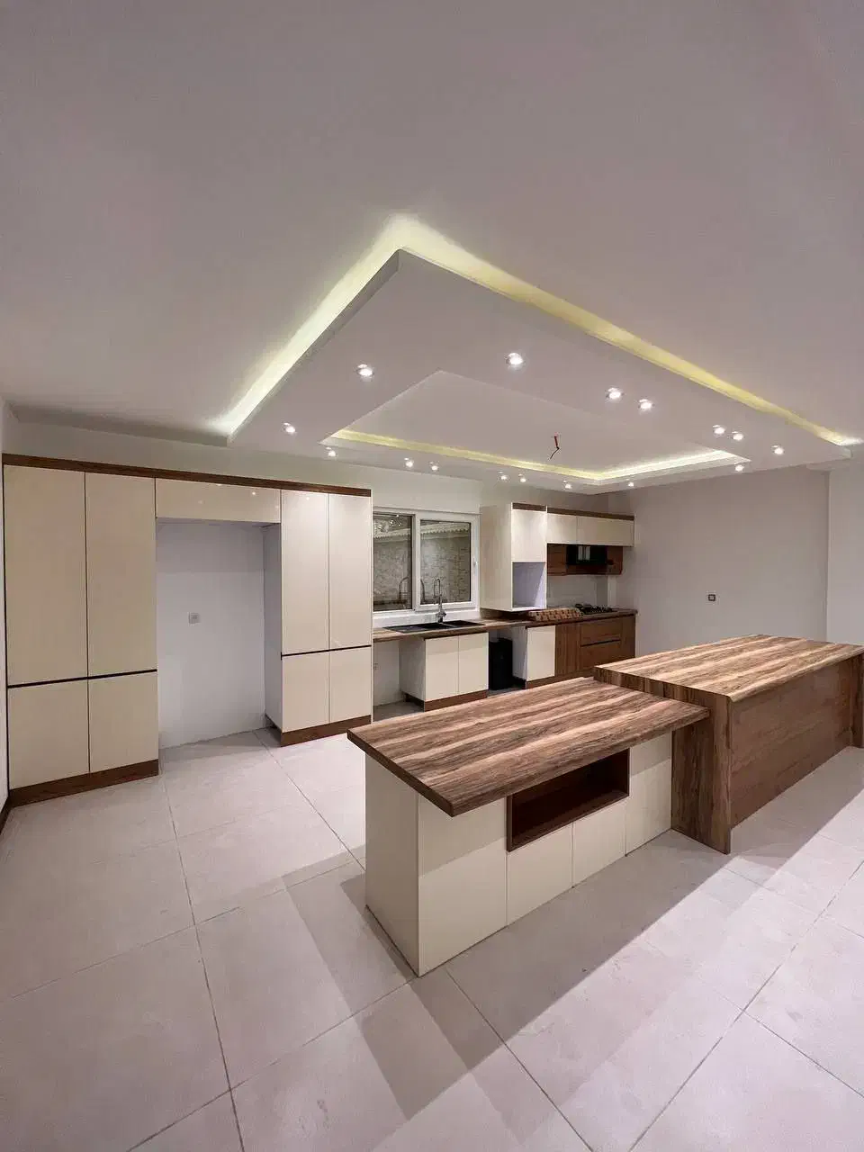 ویلا350متری%لاکچری% سنددار%اقسلط بلند مدت دلر*|فروش خانه و ویلا|نوشهر, |دیوار