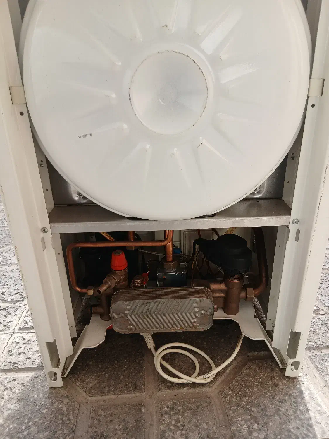 پکیچ ایران رادیاتور L24|آبگرمکن، پکیج، شوفاژ|باقرشهر, |دیوار