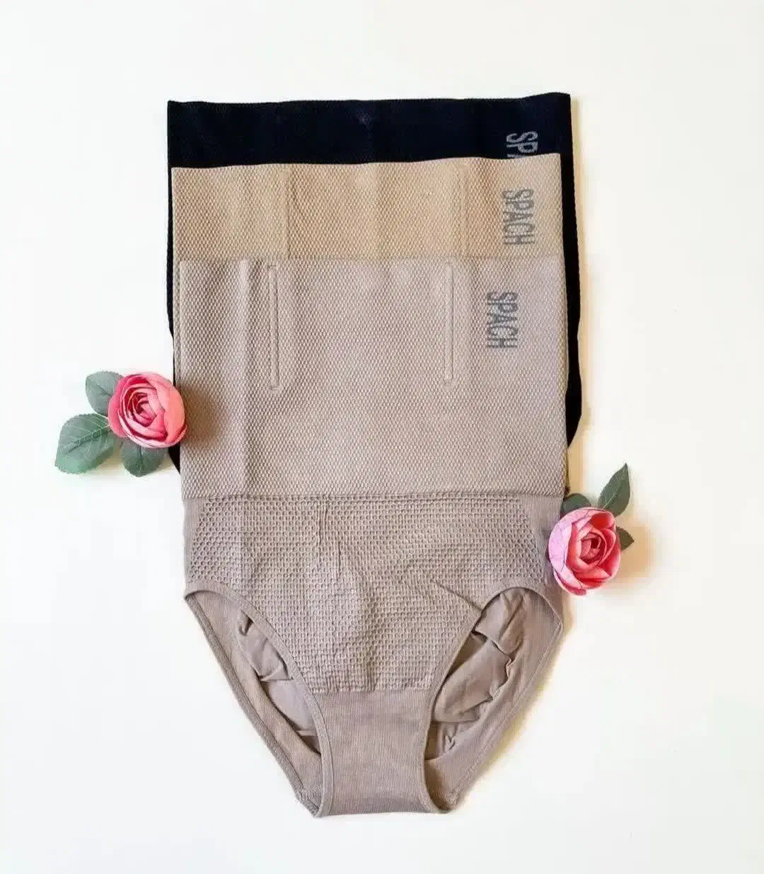 گن اسپاچ|لباس|قم, وادی السلام|دیوار