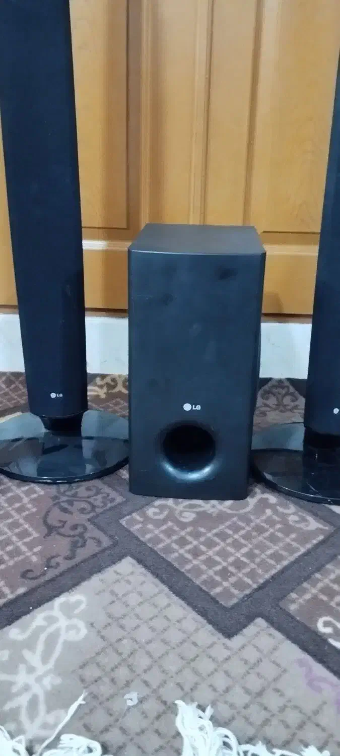 باند ایستاده بدون ایراد فقط دستگاه دی وی دی ندارد|سیستم صوتی خانگی|تبریز, |دیوار