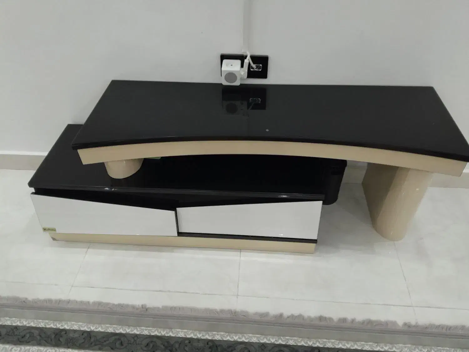 میزتلویزیون|میز تلویزیون|رشت, دروازه لاکان|دیوار