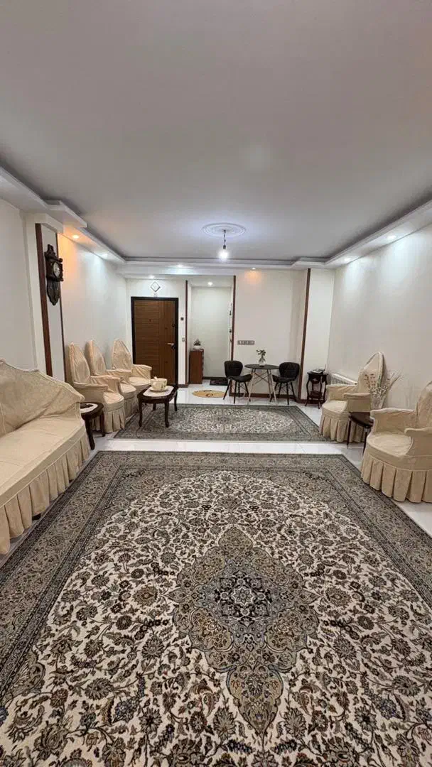 ۸۵ متر/ دوخوابه/ کوچه مشجر/لاله غربی