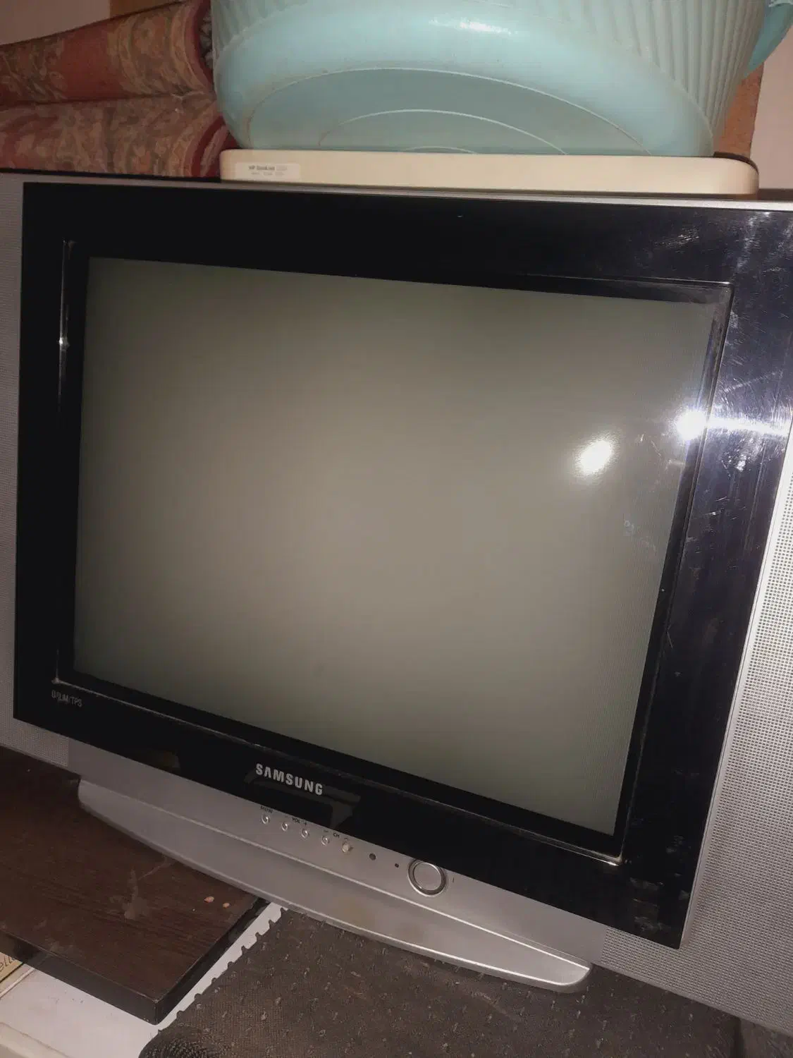 دو عدد تلویزیون سامسونگ یک عدد مانیتور آل جی|تلویزیون و پروژکتور|مشکیندشت, |دیوار