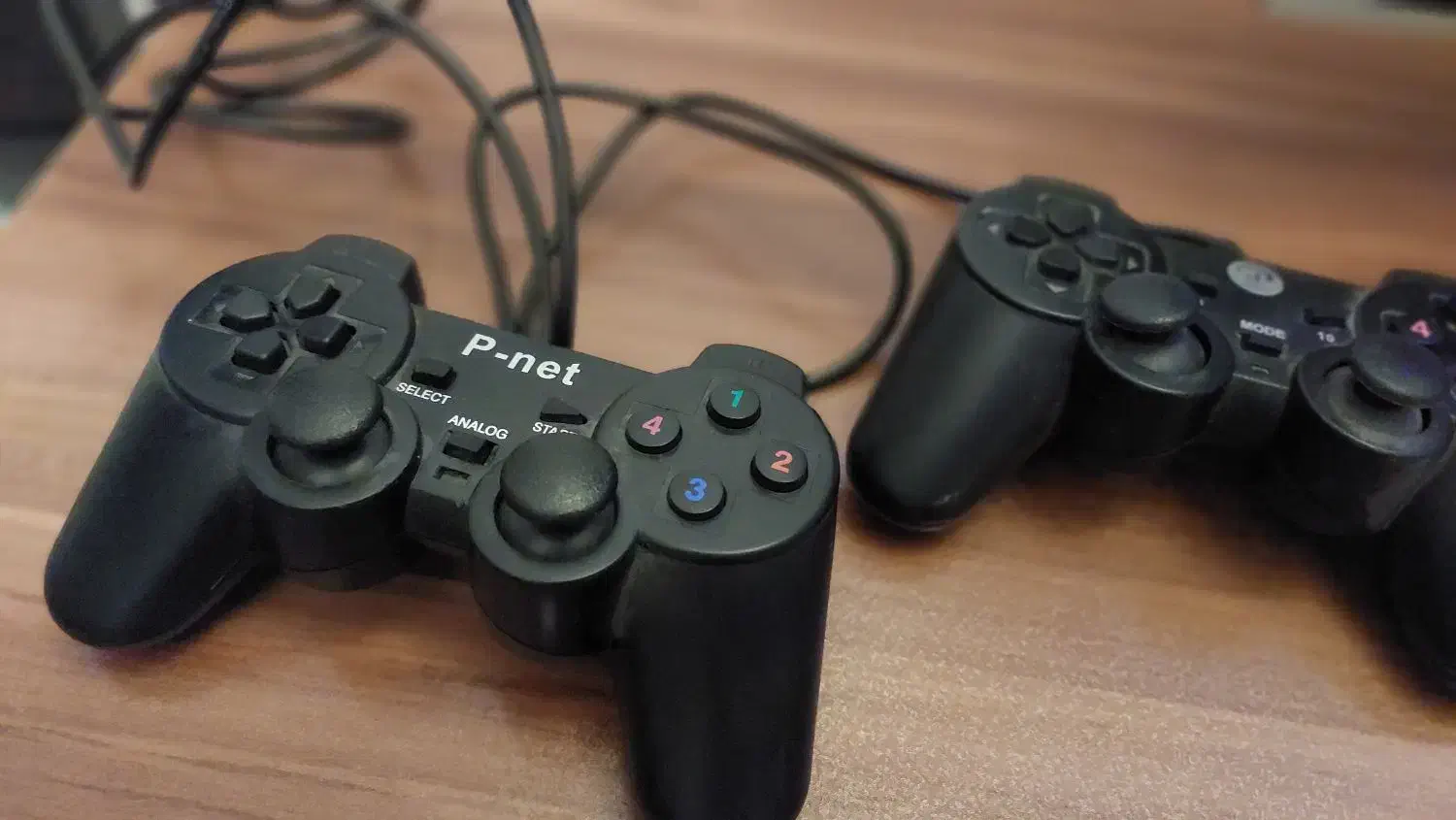 دو عدد دسته بازی (جواستیک) بسیار نو|کنسول، بازی ویدئویی و آنلاین|تهران, شهرک هما|دیوار