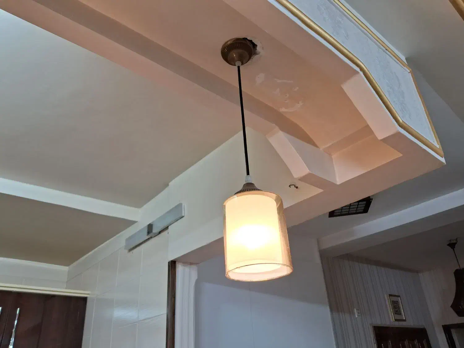 چراغ اویز|لوستر و چراغ آویز|قم, بنیاد|دیوار