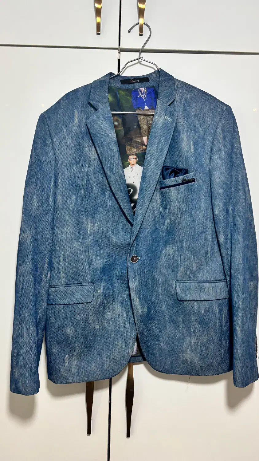 کت تک‌اسپرت|لباس|بندر انزلی, آذربایجان|دیوار