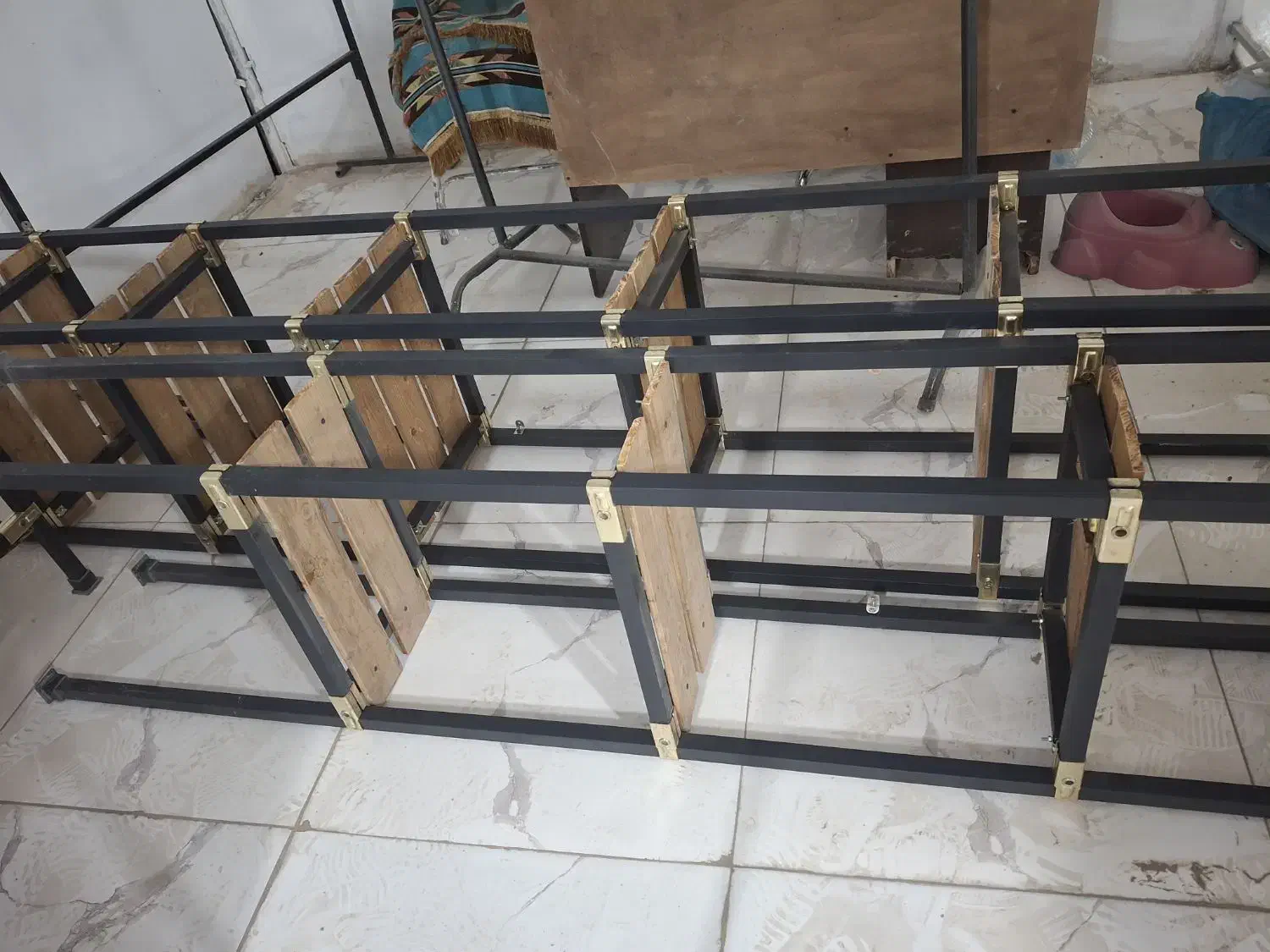 قفسه|کتابخانه، شلف، قفسه‌های دیواری|پرند, فاز ۴|دیوار