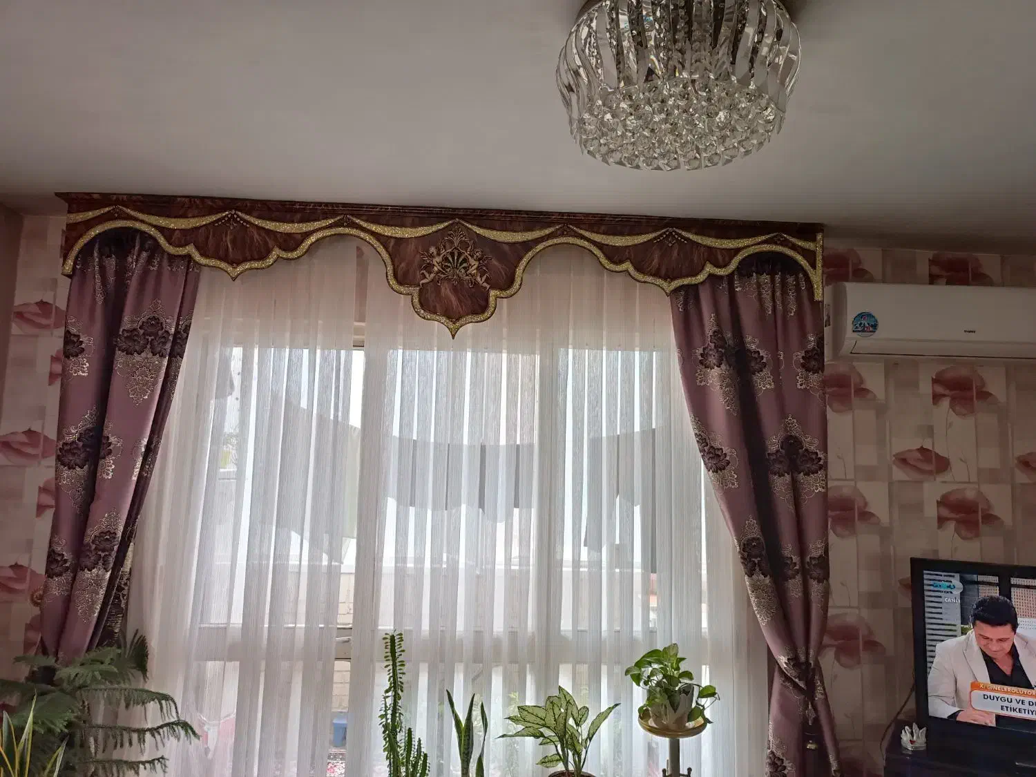 کنار پرده و کتیبه|پرده، رانر، رومیزی|ارومیه, |دیوار