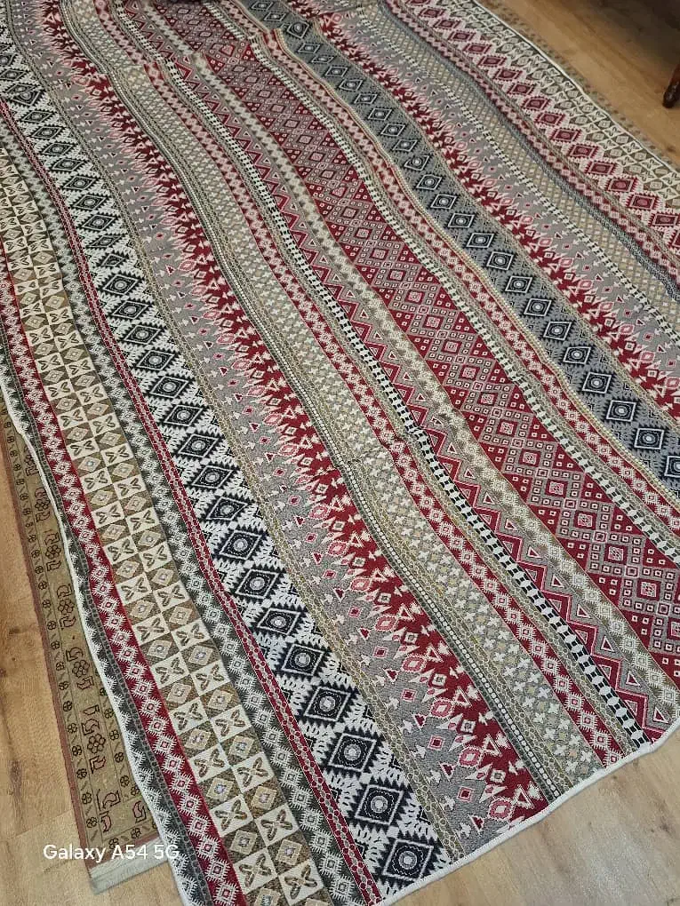 ۱عدد روفرشی طرح سننتی نونو|روفرشی|تهران, شهران شمالی|دیوار