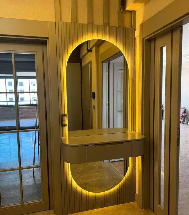 آینه قدی و میز آرایش|مبلمان خانگی و میز عسلی|کازرون, |دیوار