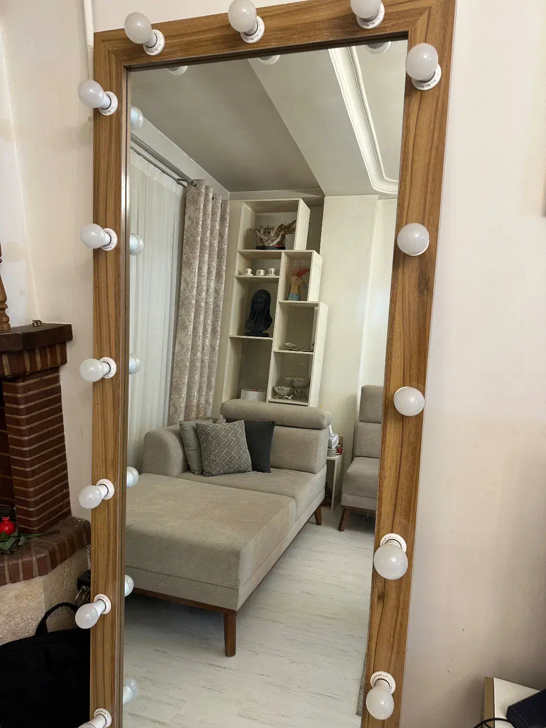 اینه چراغ دار بزرگ در حد نو|آینه|رشت, آزادگان|دیوار