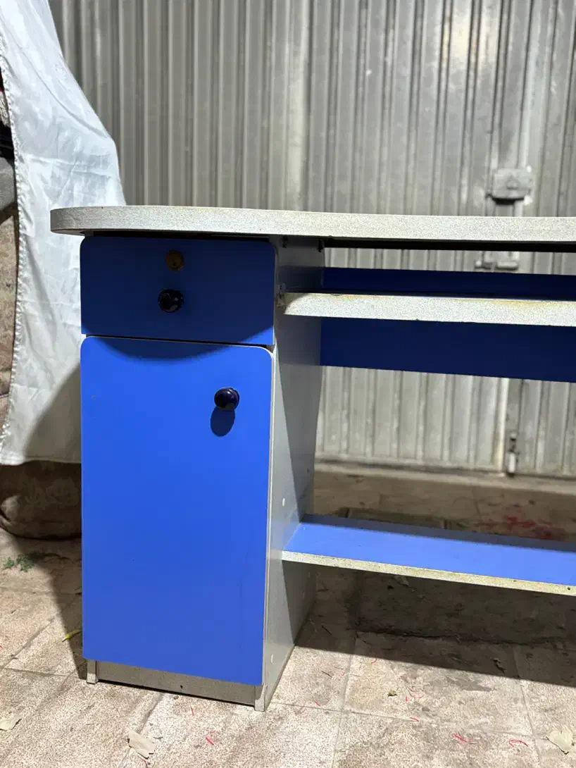 میز کامپیوتر تر و تمیز|میز تحریر و کامپیوتر|ارومیه, |دیوار