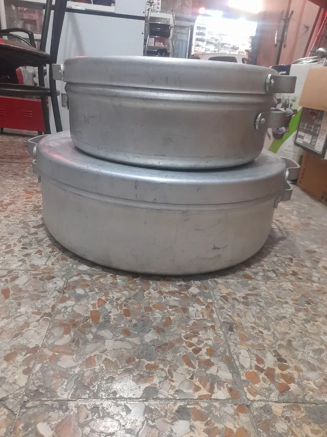 دیگ بزرگ|ظروف پخت‌وپز|مشکین‌دشت, |دیوار