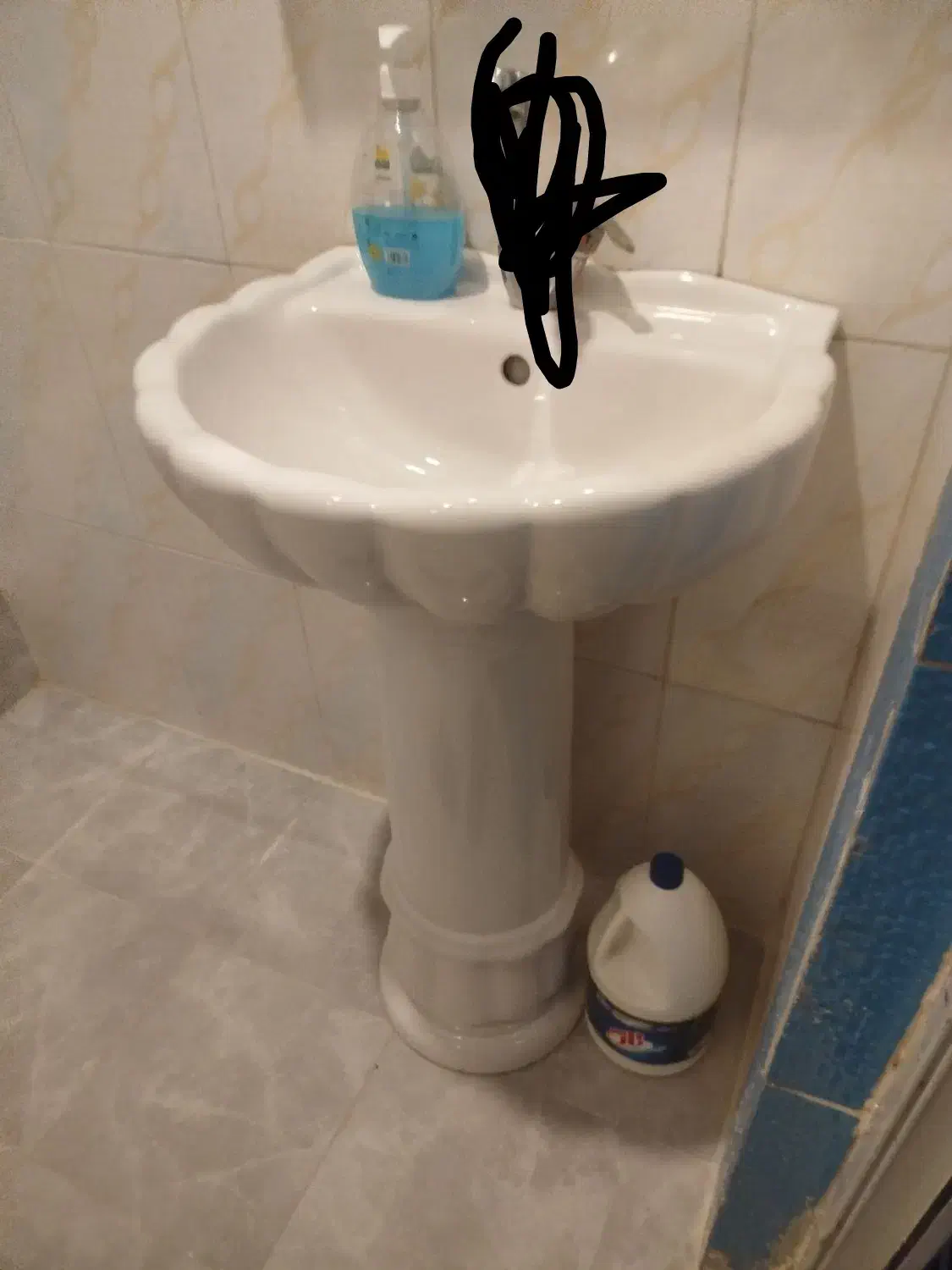 دوعدد روشویی سالم و درحدنو بدونه شیر|لوازم سرویس بهداشتی|قشم, |دیوار