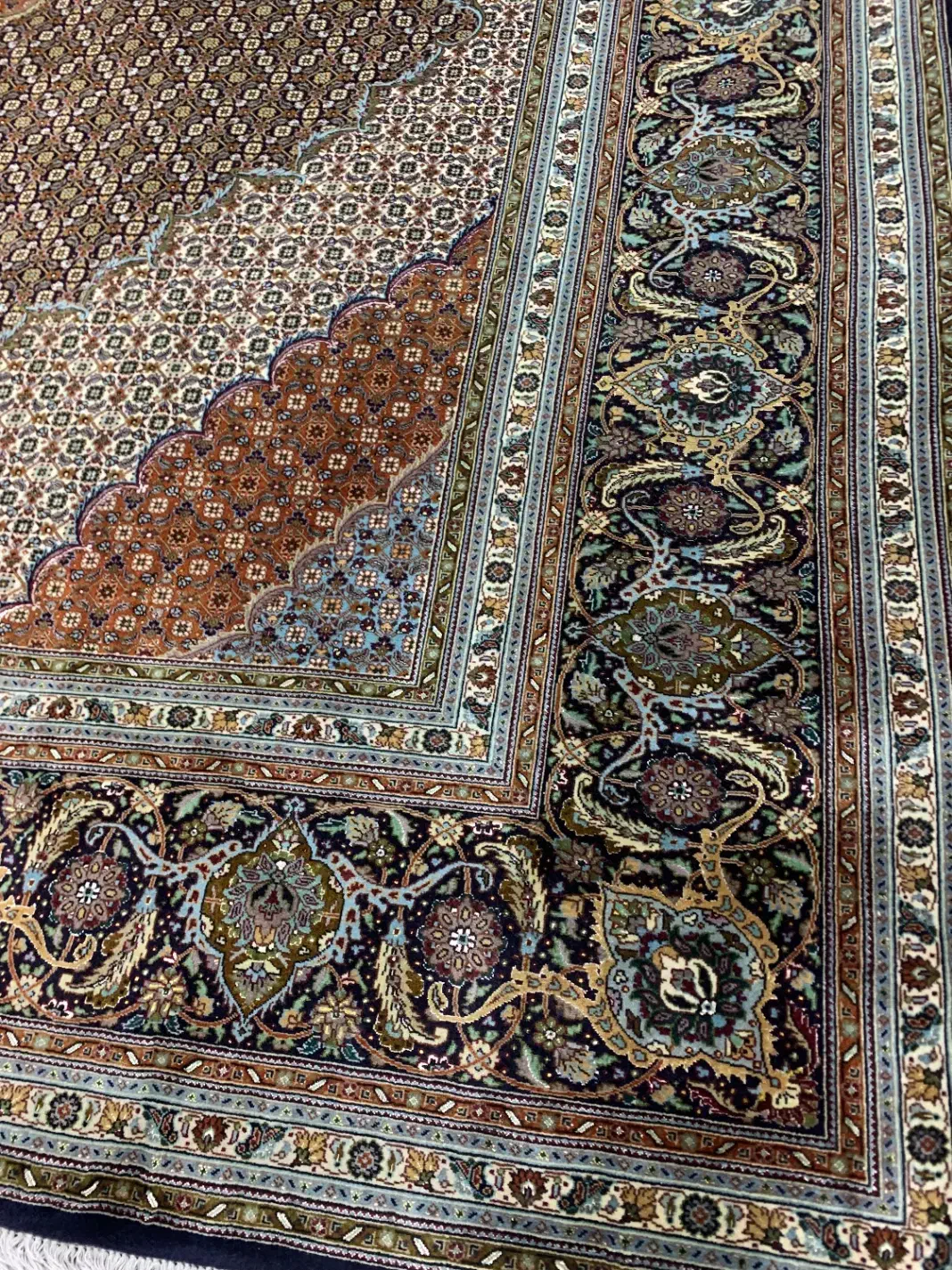 (فرش حق زاده)فرش۱۲متری۵۵رج اصل مارالان گل ابریشم|فرش|تبریز, |دیوار