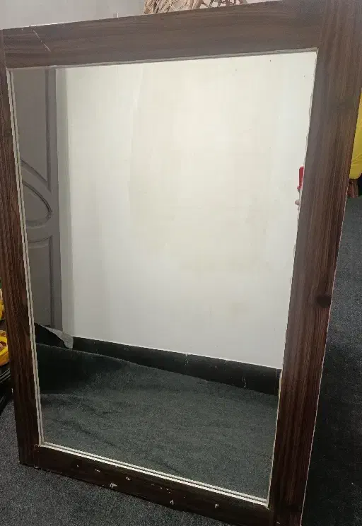 آیینه|آینه|قم, شهر قائم|دیوار